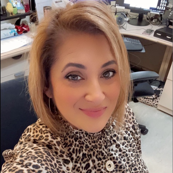 Meet your Posher, Gina - Picture 2 of 4